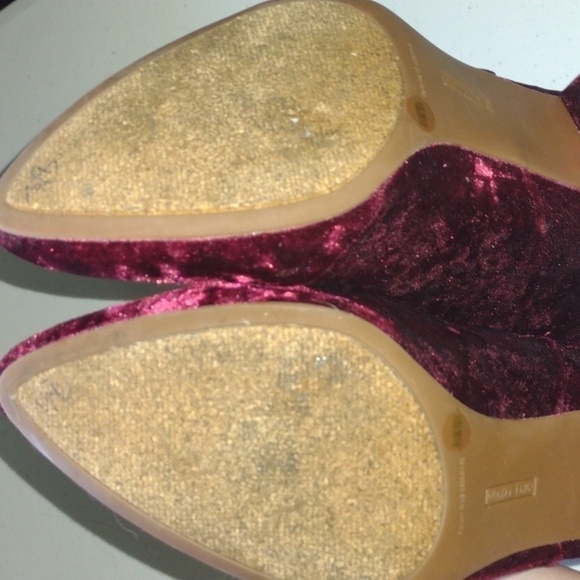 VINCE Camuto Evanata Crushed Velvet Bootie Red size 8.5 - Picture 7 of 14